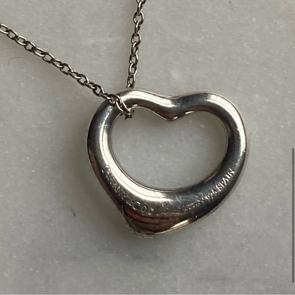 Tiffany & Co. Floating Heart Necklace Sterling Silver 925
16 inch chain - Picture 7 of 9